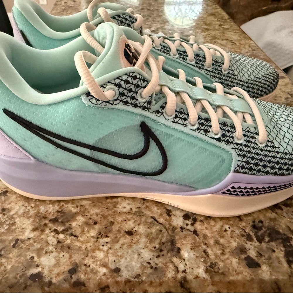 Nike Women's Sabrina Ones Basketball Shoes